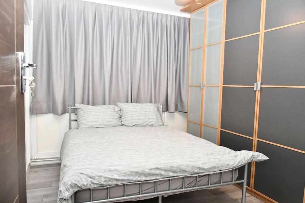 Home Away From Home Лондон Екстериор снимка