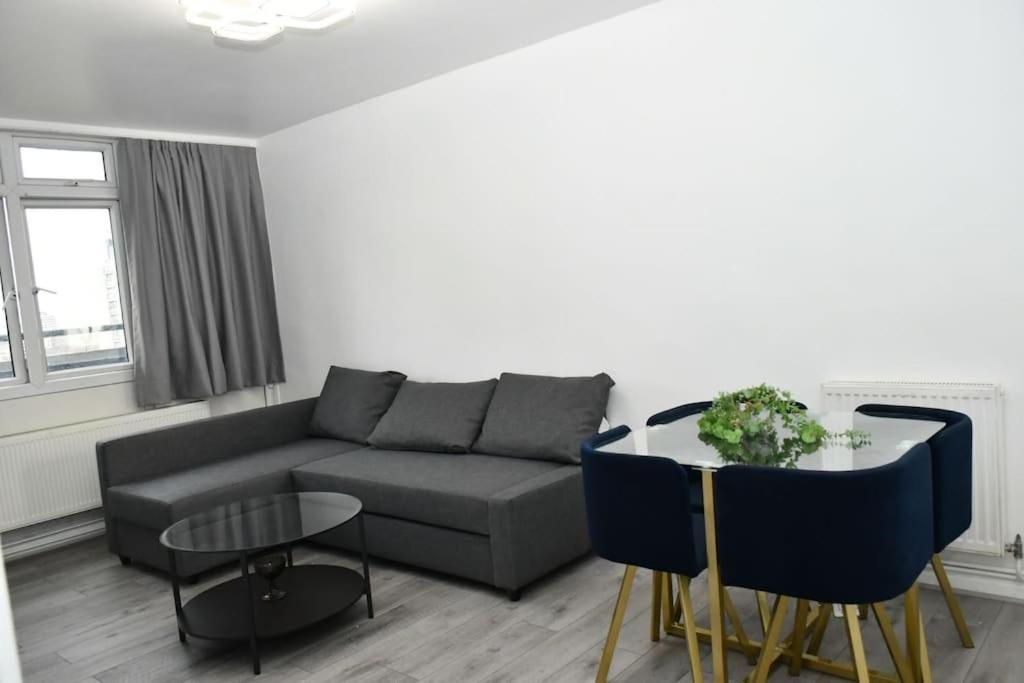 Home Away From Home Лондон Екстериор снимка