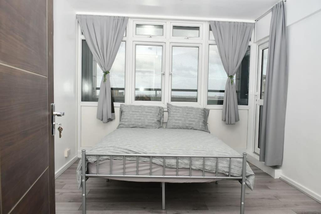 Home Away From Home Лондон Екстериор снимка